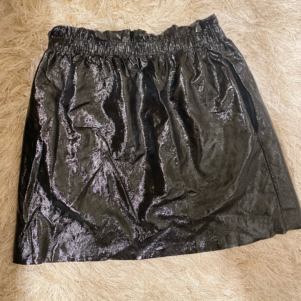 Zara black patent leather skirt with pockets